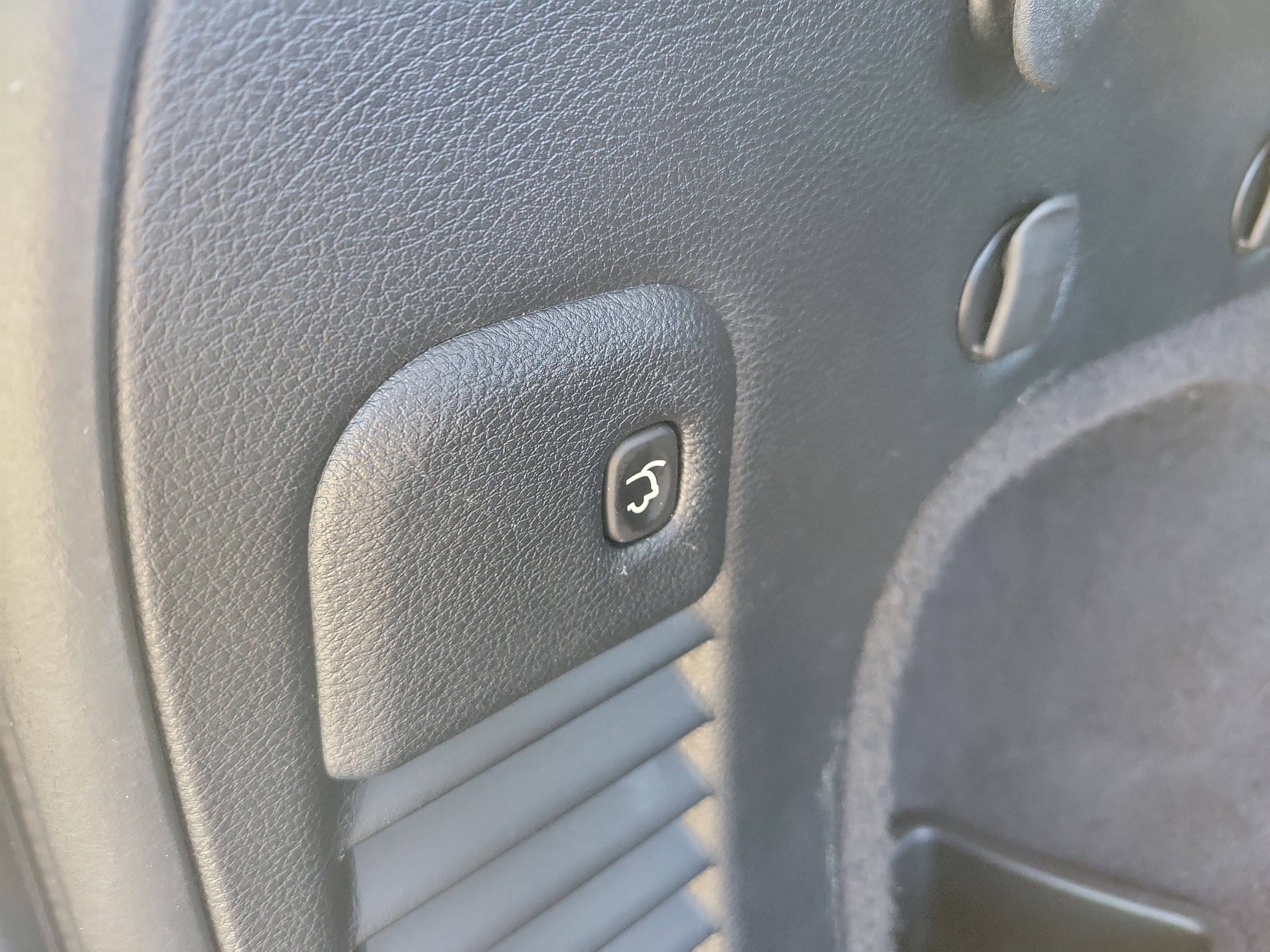 Used 2020 Jeep Grand Cherokee Limited w/ Luxury Group II image 15