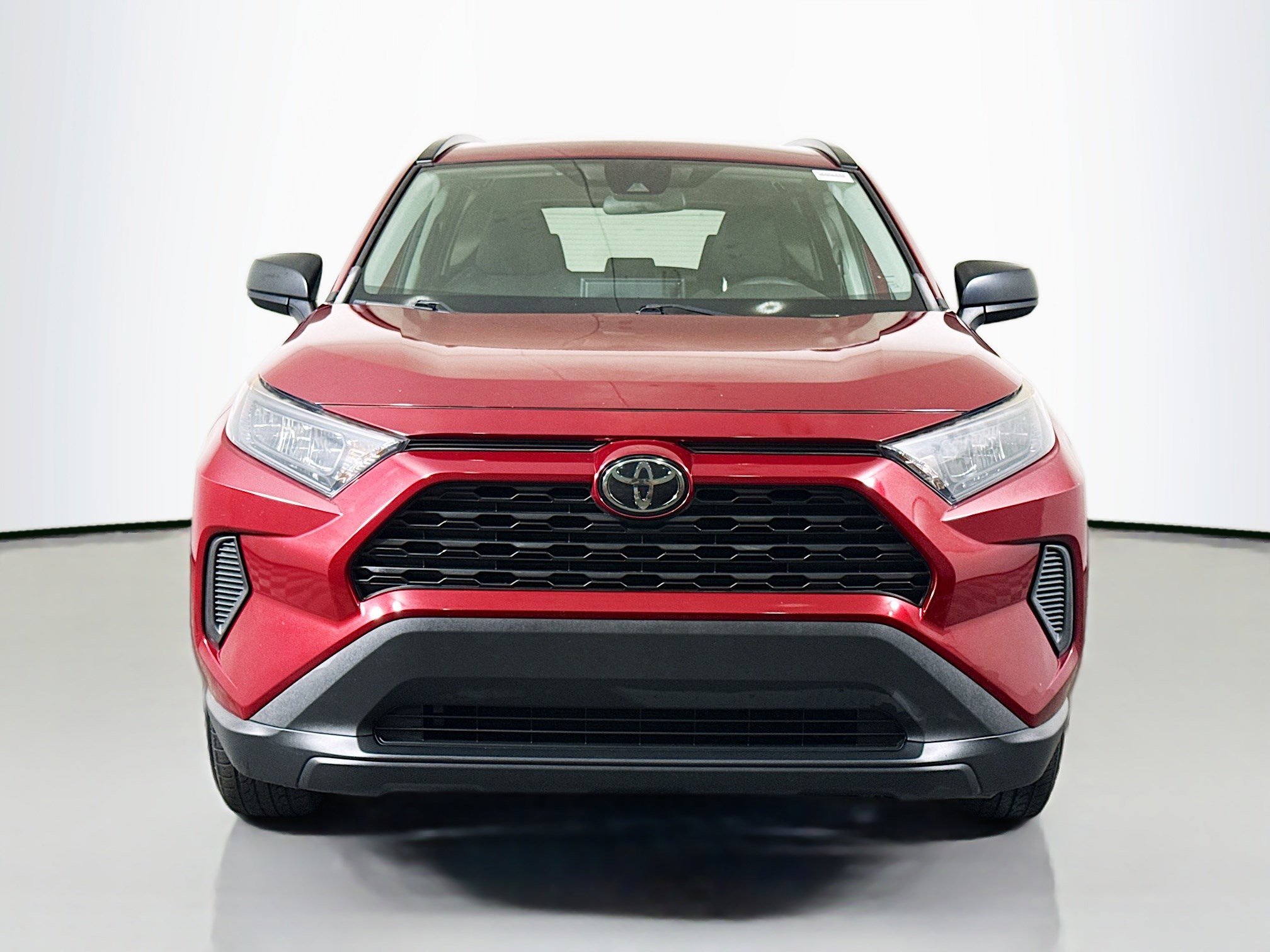Used 2020 Toyota RAV4 LE image 2