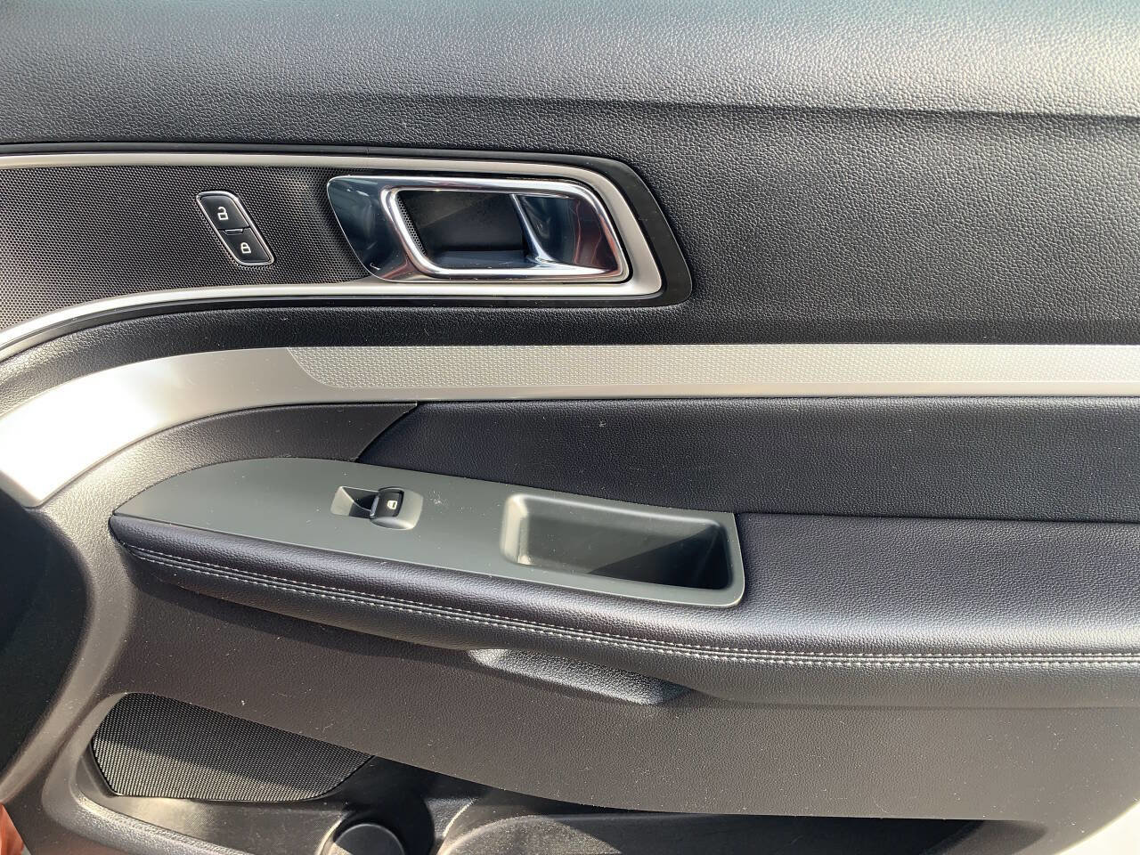 Used 2016 Ford Explorer XLT w/ Equipment Group 202A image 42