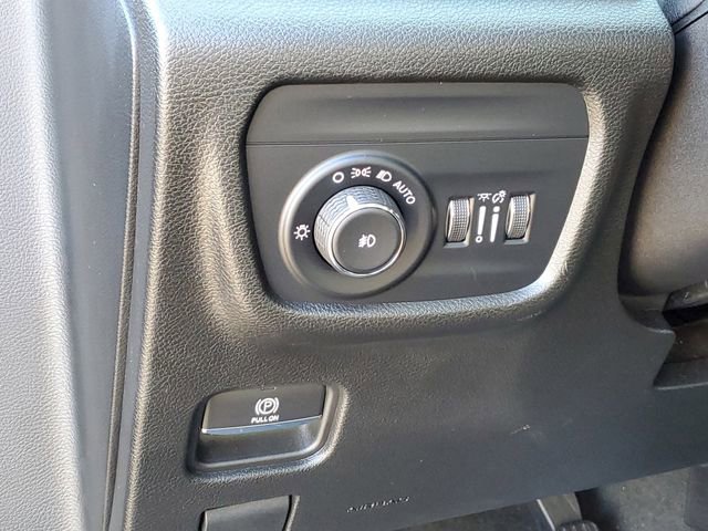 Used 2022 Jeep Grand Cherokee Limited image 15