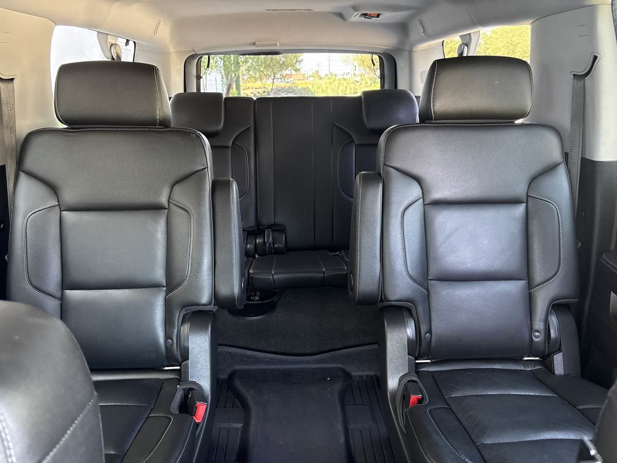 Used 2018 Chevrolet Suburban Premier AWD/4WD image 35
