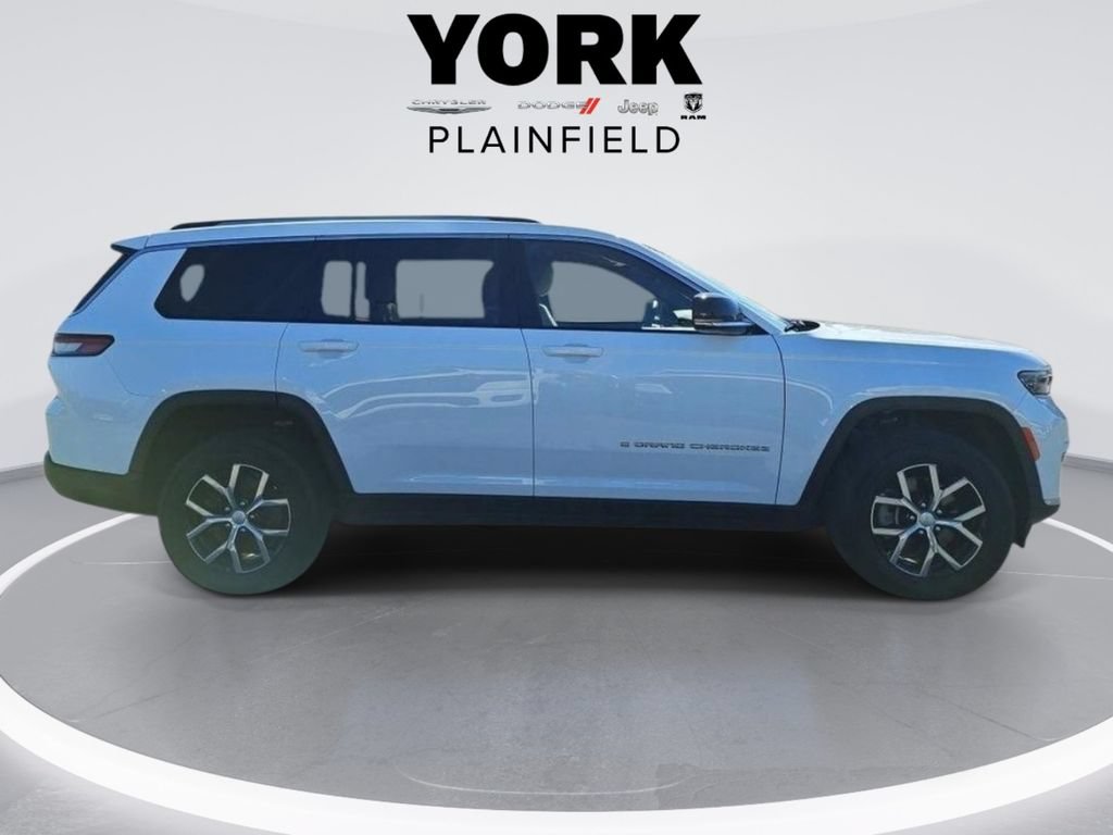 Used 2023 Jeep Grand Cherokee L Limited AWD/4WD image 6