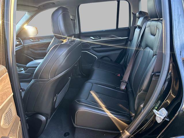 Used 2023 Jeep Grand Cherokee 30th Anniversary image 10