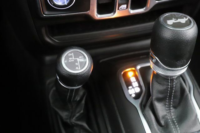 Used 2025 Jeep Wrangler Unlimited Sahara image 24