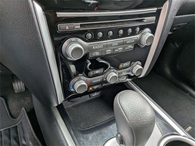 Used 2019 Nissan Pathfinder S image 21