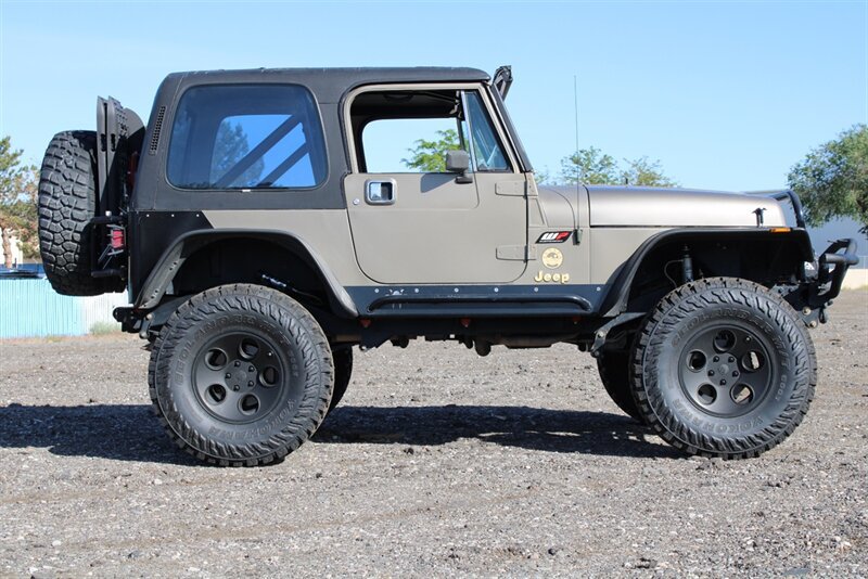 Used 1988 Jeep Wrangler Sahara AWD/4WD image 9