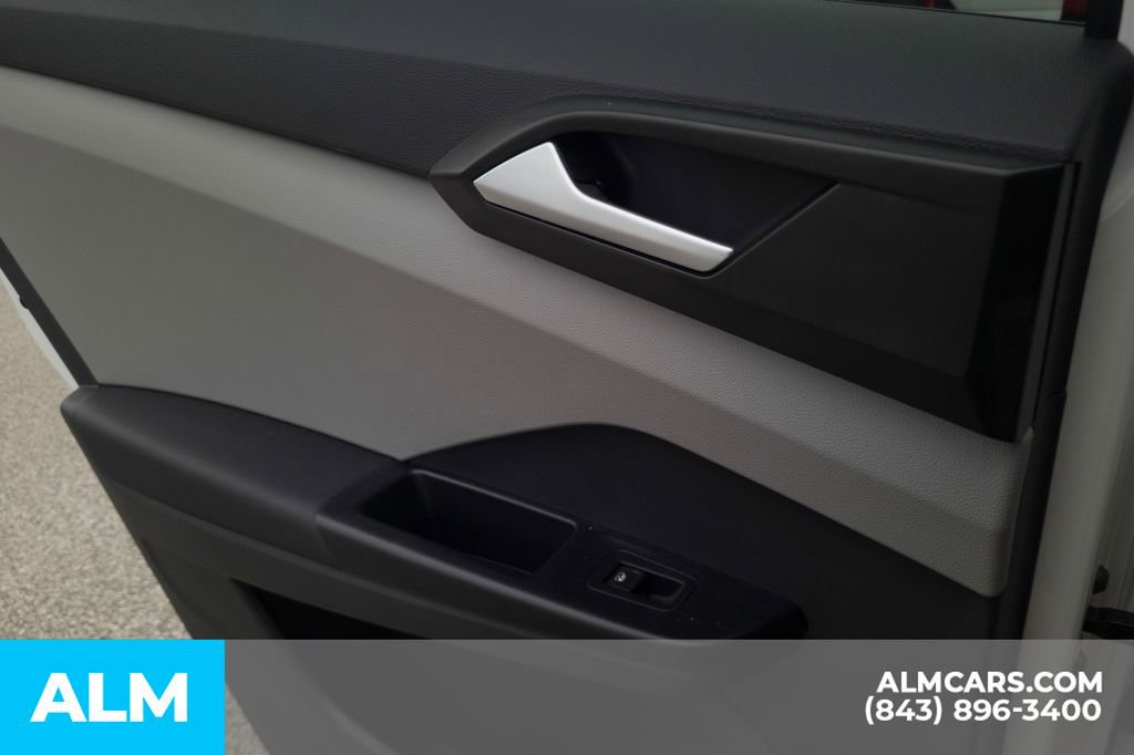 Used 2022 Volkswagen Taos SE image 24