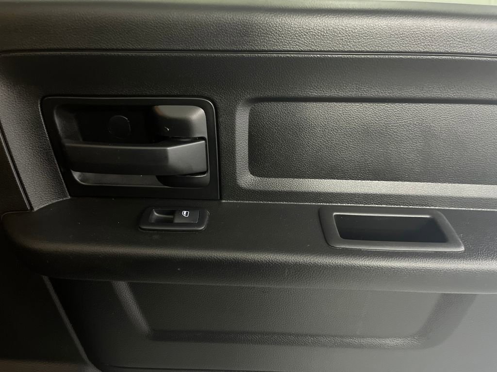 Used 2018 RAM 2500 Tradesman w/ Chrome Appearance Group image 44