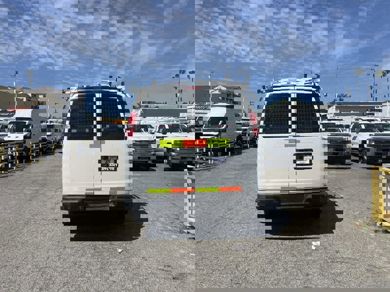 Used 2018 Chevrolet Express 2500 w/ Driver Convenience Package image 3
