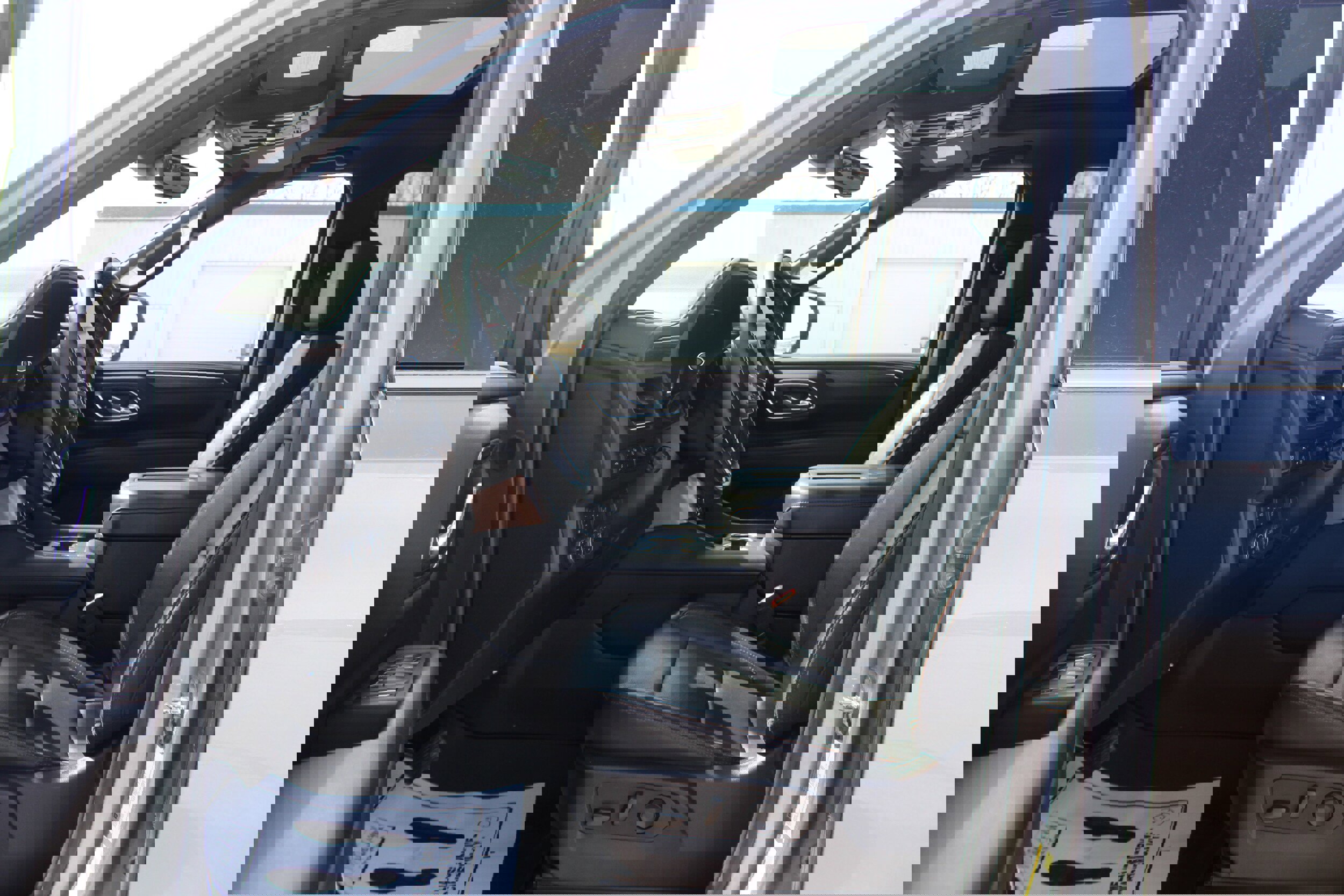 Used 2024 Chevrolet Tahoe High Country AWD/4WD image 15