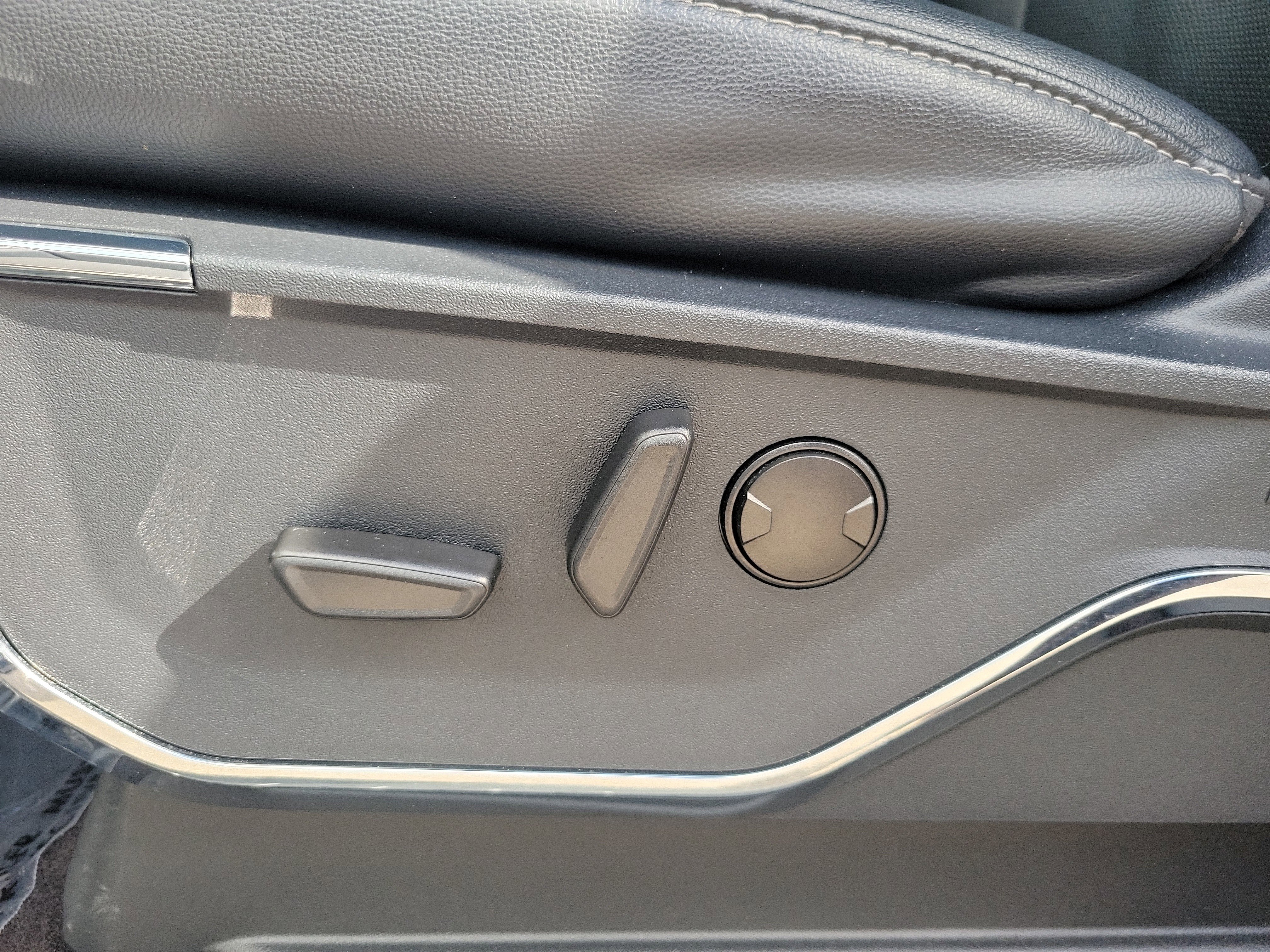 Used 2022 Ford F150 Lariat image 13