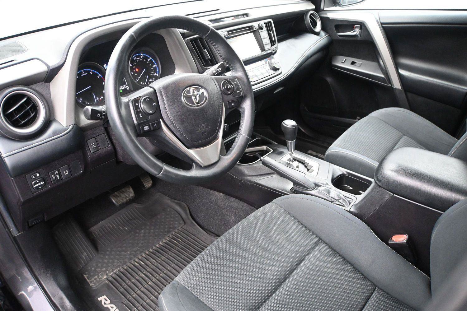 Used 2018 Toyota RAV4 XLE w/ Plus Extra Value Package AWD/4WD image 3