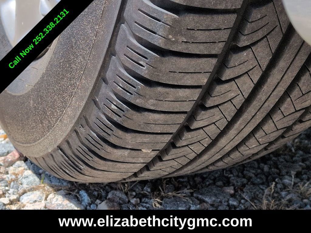 Used 2024 Chrysler Voyager LX FWD image 12