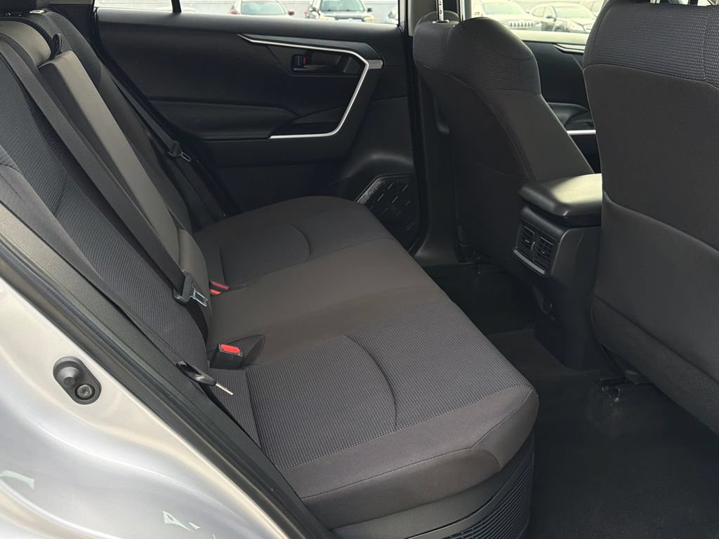 Used 2025 Toyota RAV4 LE AWD/4WD image 13
