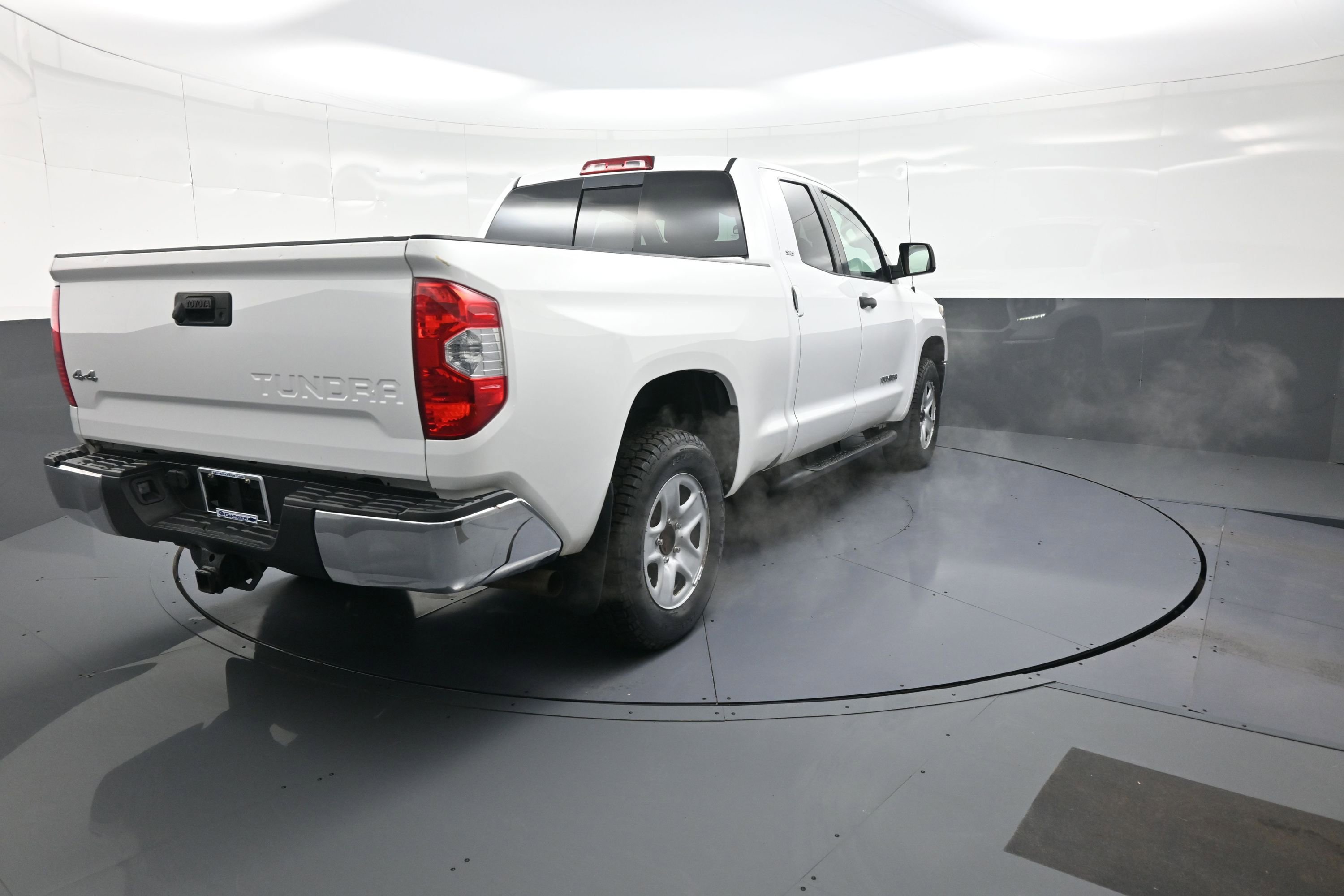 Used 2018 Toyota Tundra SR5 image 3