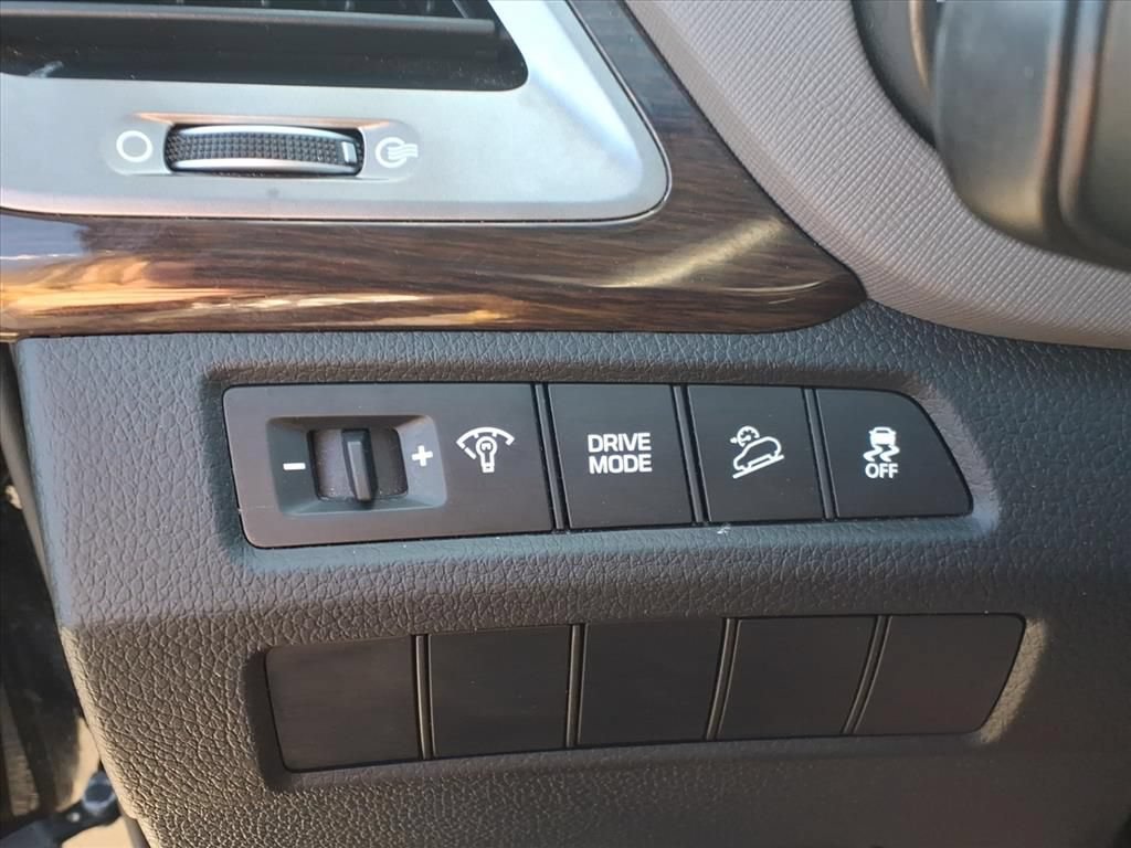 Used 2019 Hyundai Santa Fe XL SE FWD image 20