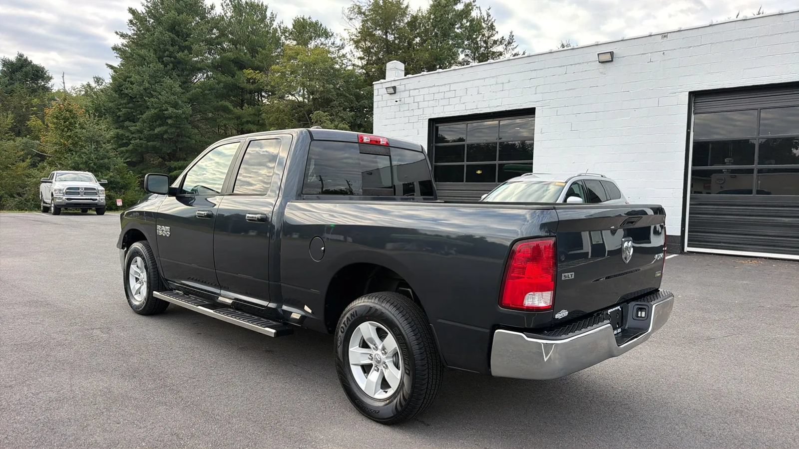 Used 2018 RAM 1500 Classic SLT AWD/4WD image 5