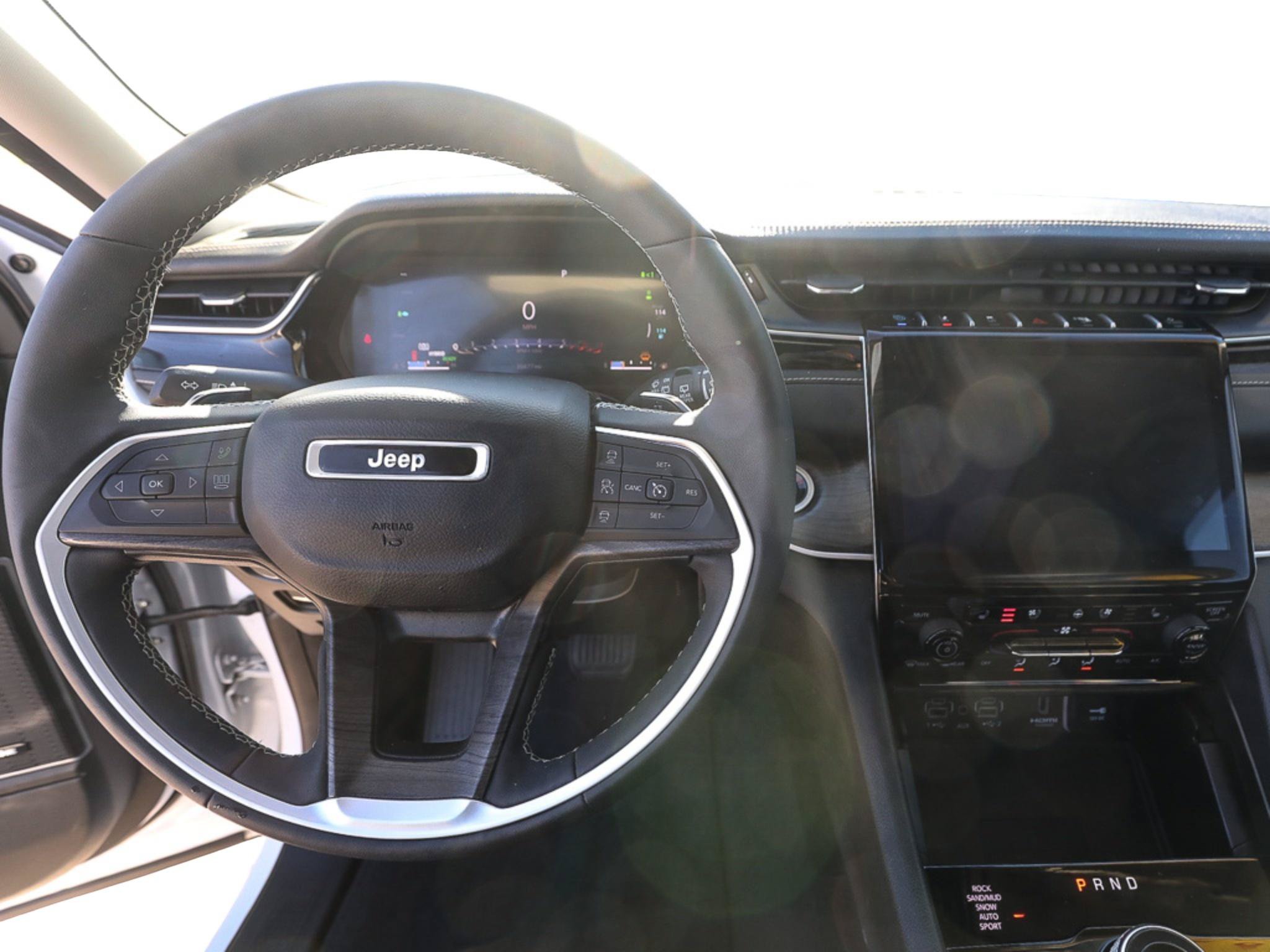 Used 2023 Jeep Grand Cherokee 30th Anniversary AWD/4WD image 13
