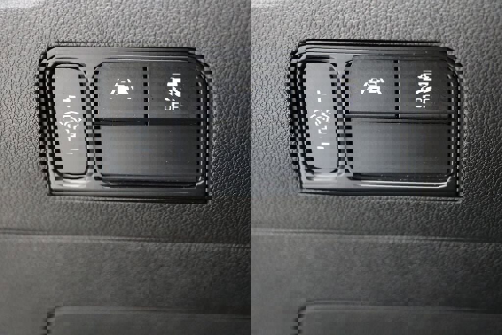 Used 2023 Kia Sorento LX image 28