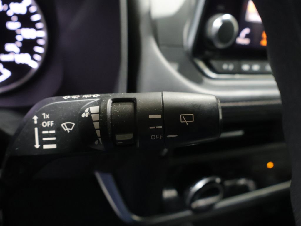 Used 2022 Nissan Rogue S image 37