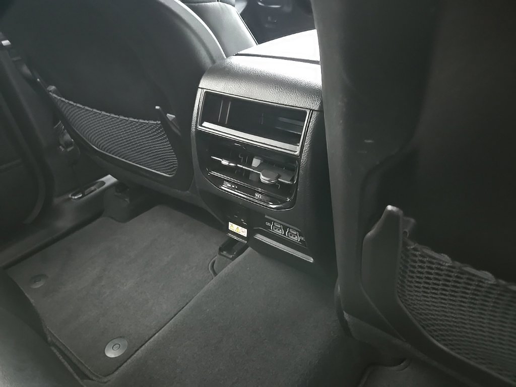 Used 2023 Jeep Grand Cherokee Altitude AWD/4WD image 82