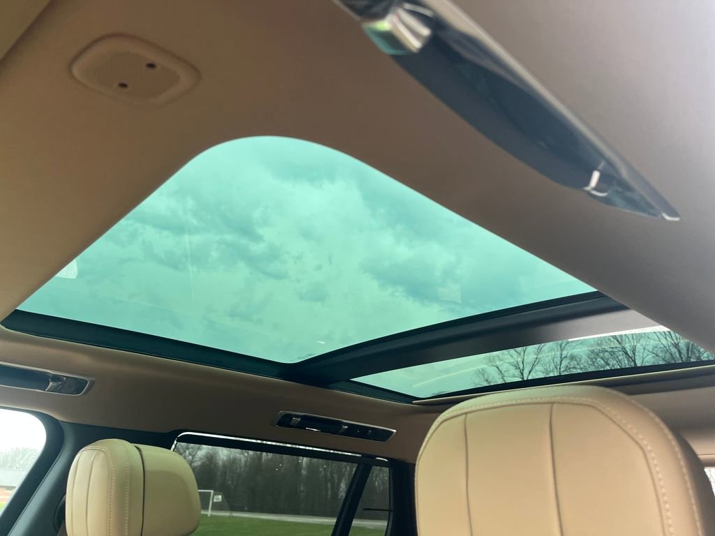 New 2026 Land Rover Range Rover Long Wheelbase SE image 17