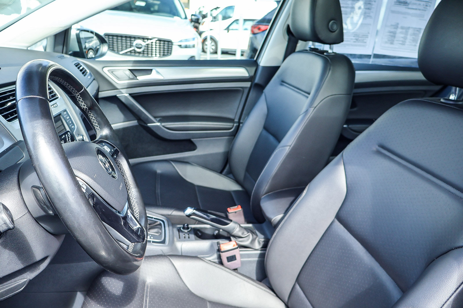 Used 2017 Volkswagen Golf S image 15