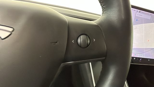 Used 2020 Tesla Model 3 Standard Range Plus RWD image 16
