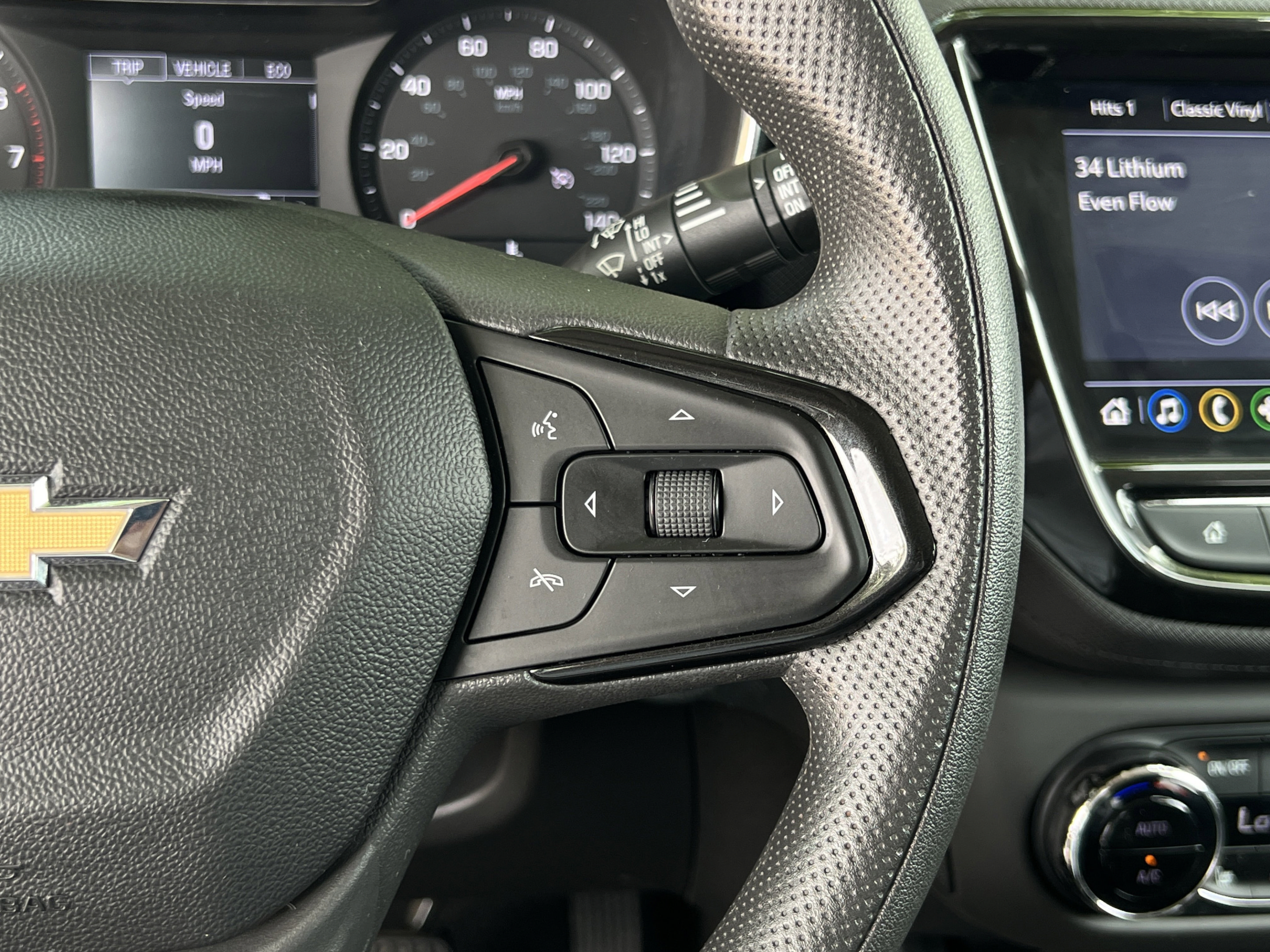Used 2021 Chevrolet TrailBlazer LT w/ Convenience Package FWD image 12
