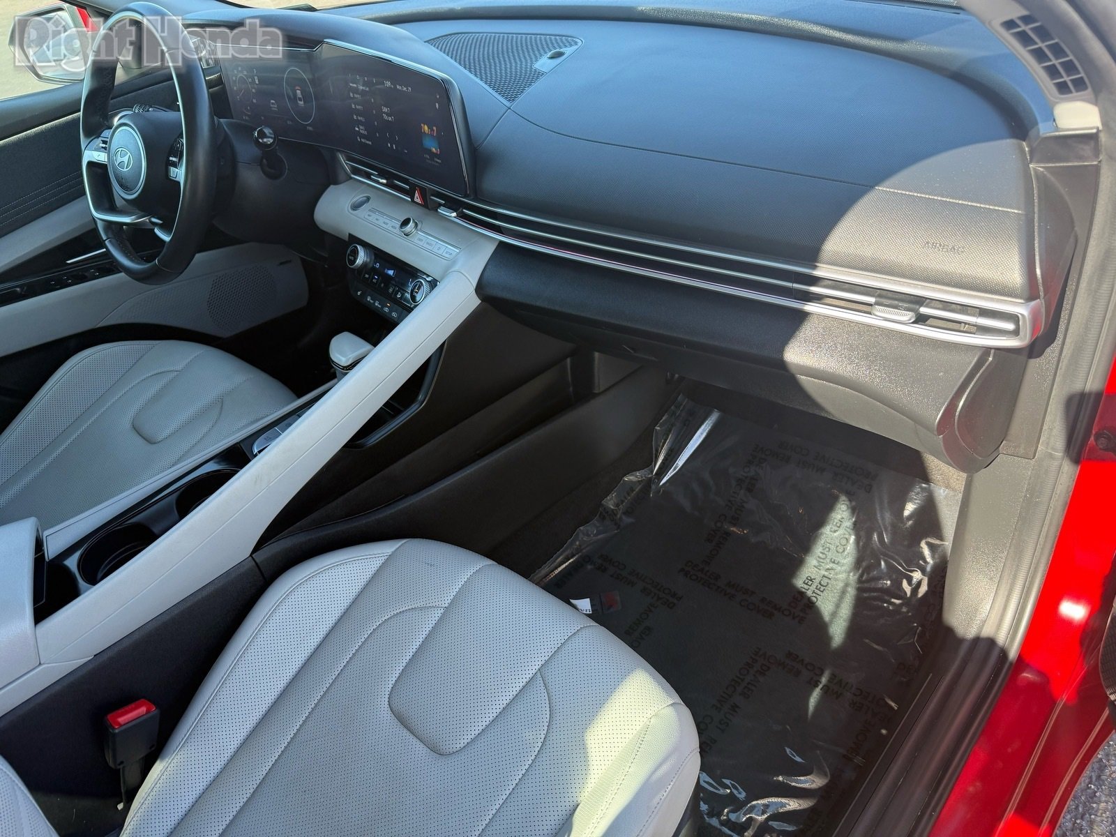 Used 2024 Hyundai Elantra Limited image 29