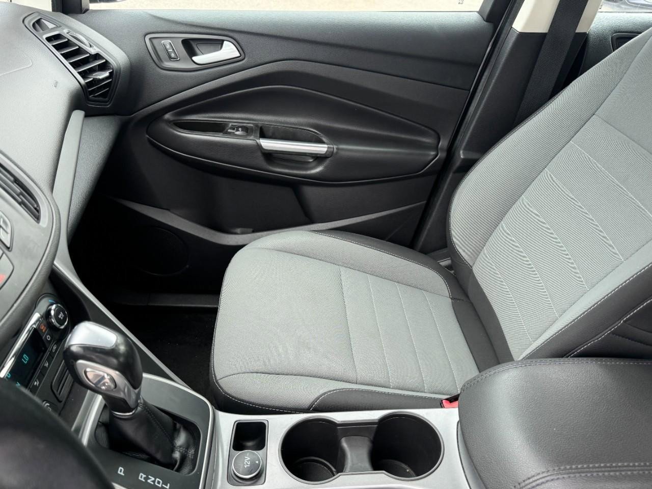 Used 2016 Ford C-MAX SE image 13