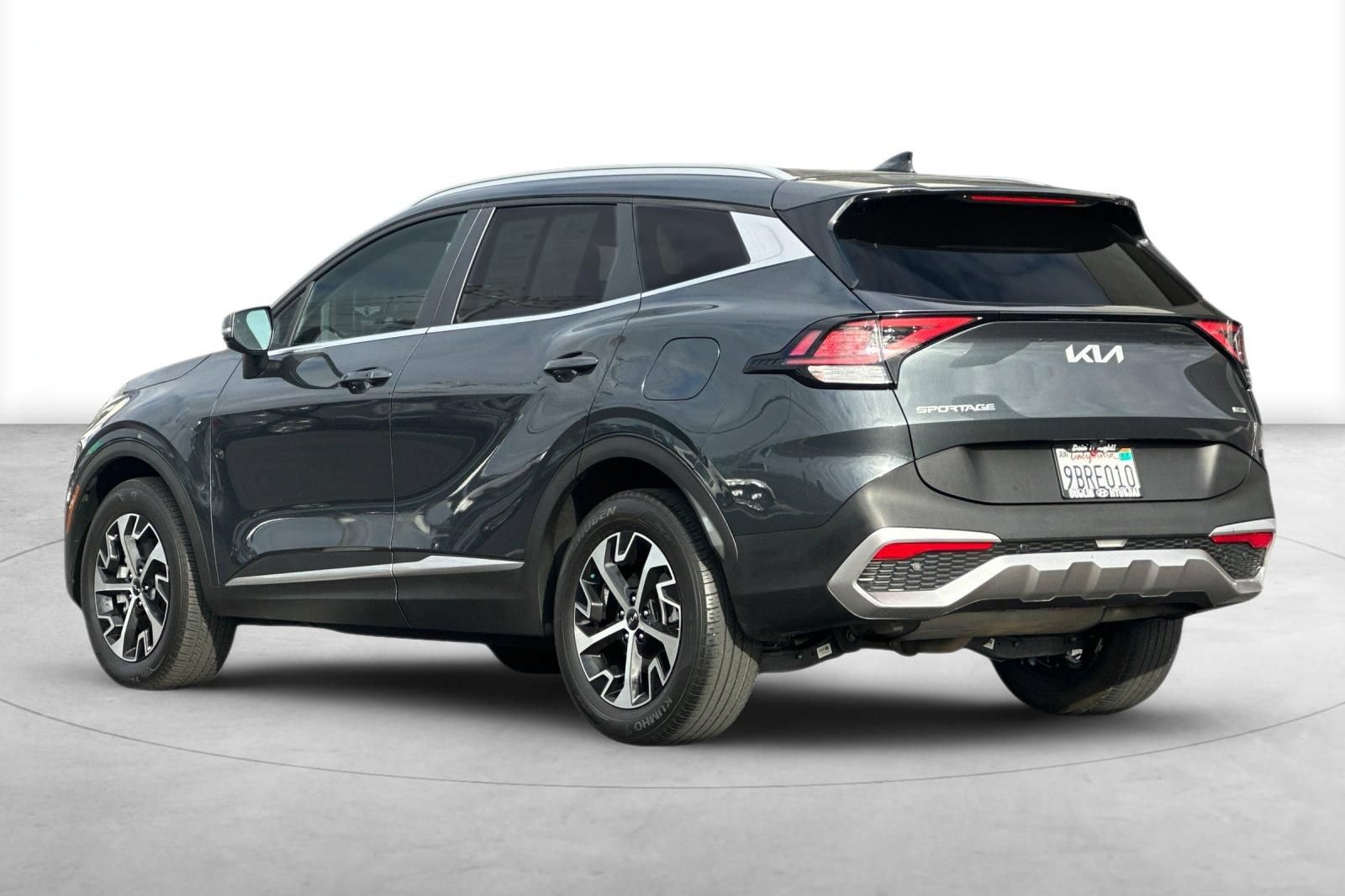 Used 2023 Kia Sportage EX AWD/4WD image 4