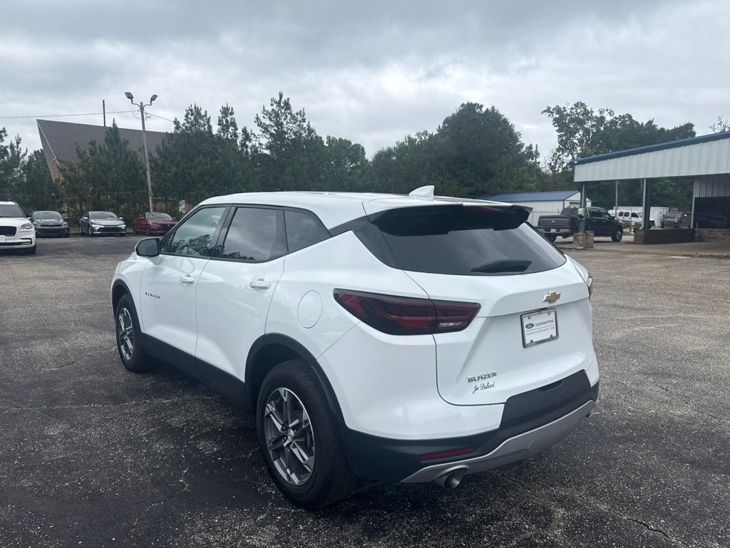 Used 2025 Chevrolet Blazer LT FWD image 19