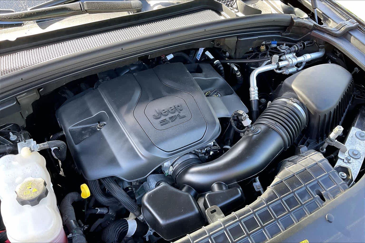 Used 2022 Jeep Grand Cherokee Summit AWD/4WD image 30