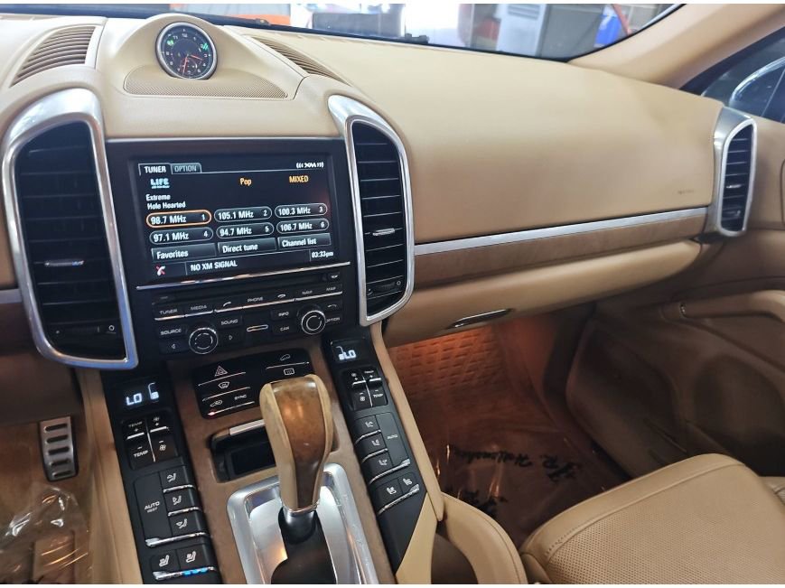 Used 2014 Porsche Cayenne S w/ Comfort Package AWD/4WD image 10