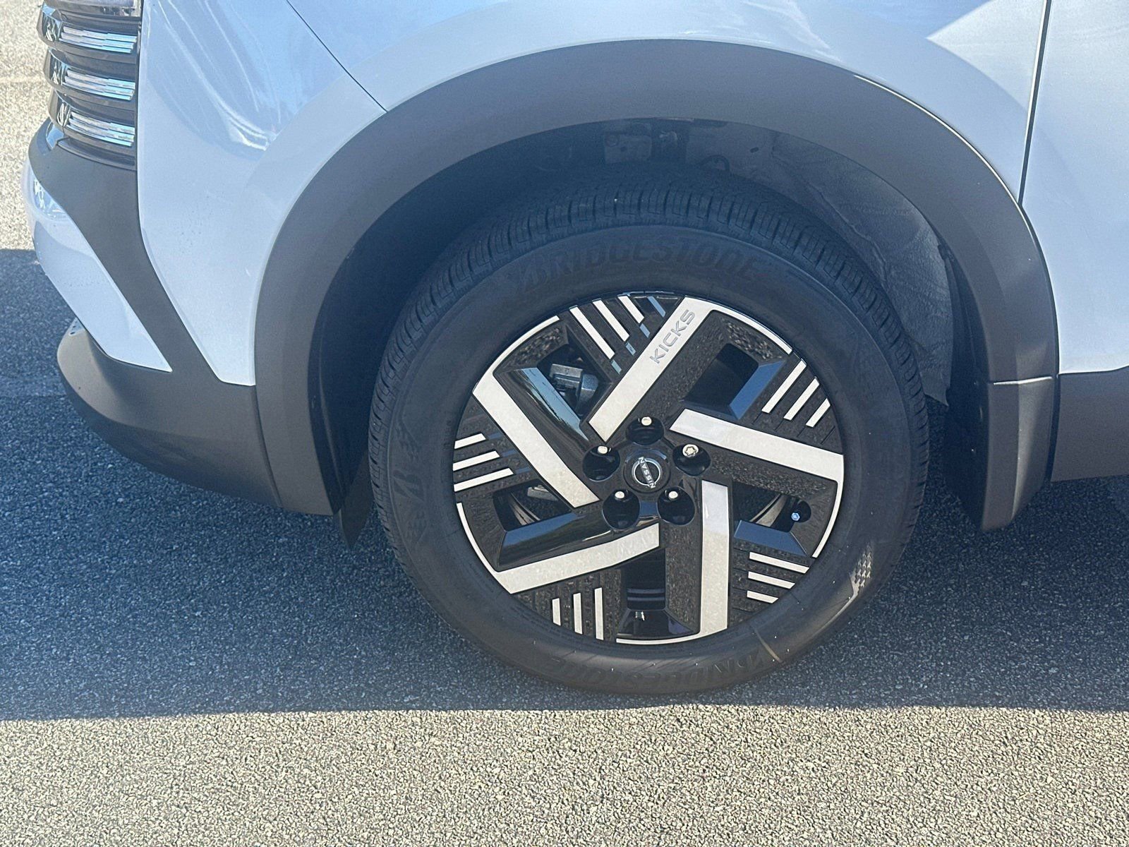 New 2026 Nissan Kicks SV image 11