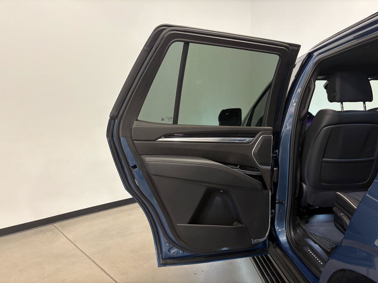 Used 2025 Cadillac Escalade Sport w/ Touring Package AWD/4WD image 31