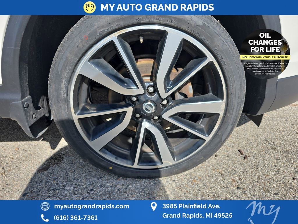 Used 2017 Nissan Rogue Sport SL w/ SL Premium Package AWD/4WD image 31