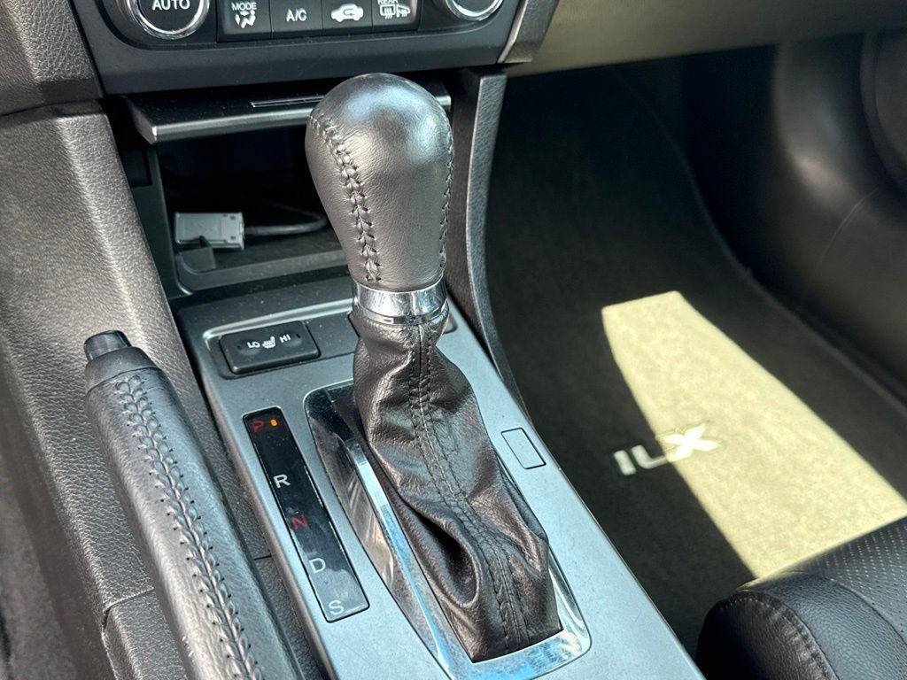 Used 2013 Acura ILX w/ Technology Package FWD image 27