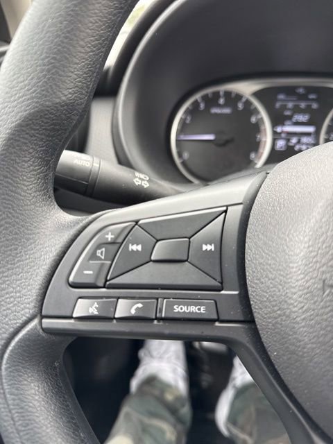 Used 2025 Nissan Kicks Play S image 24