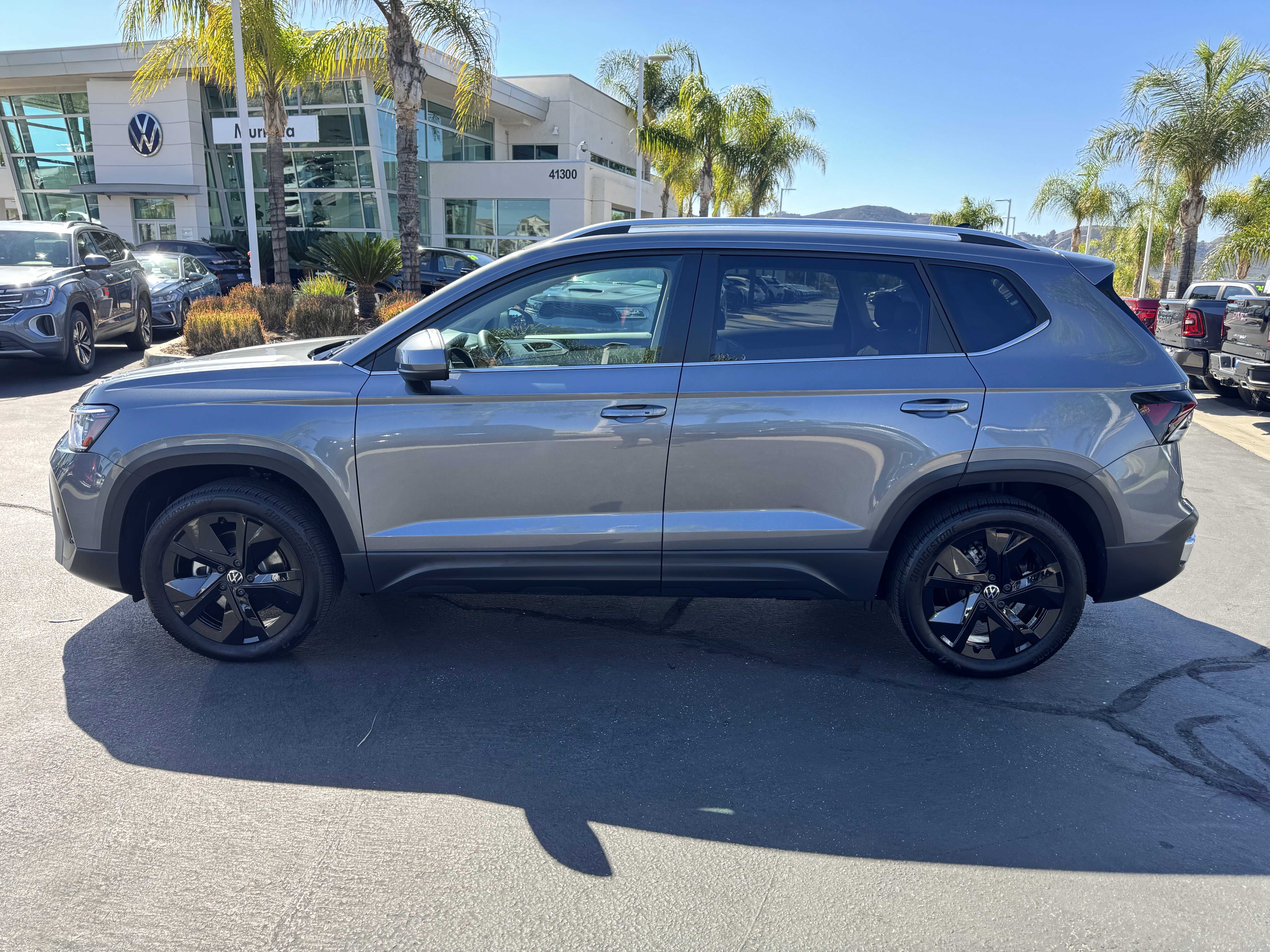 Used 2025 Volkswagen Taos SE image 7