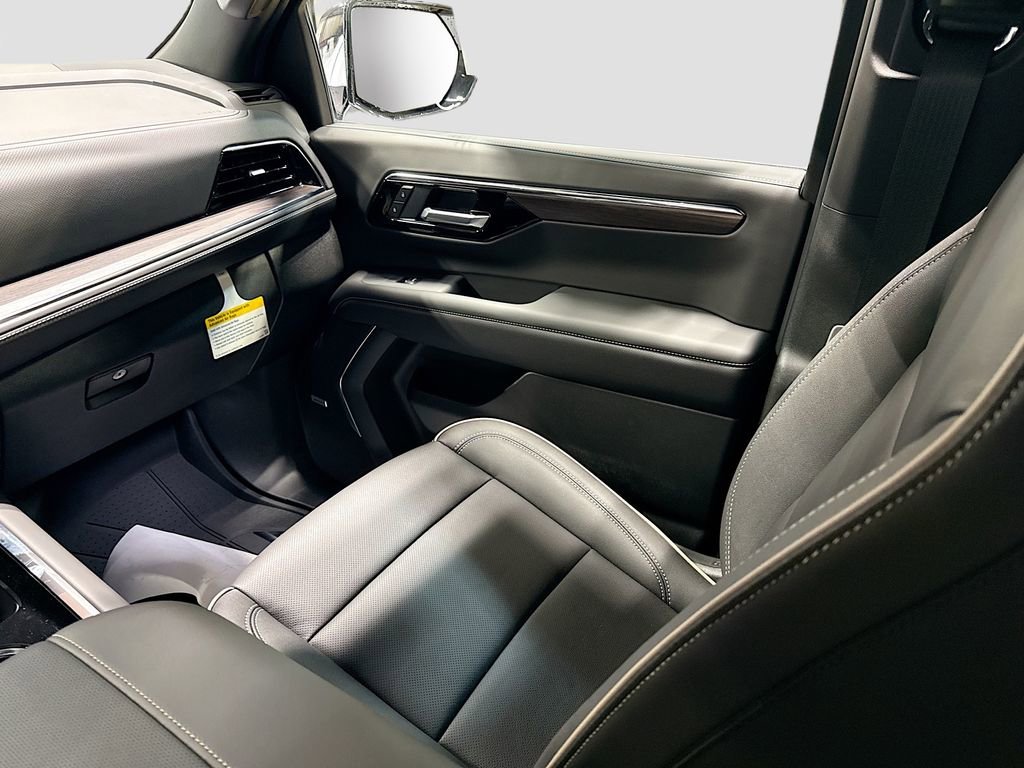 New 2026 Chevrolet Suburban Premier AWD/4WD image 24