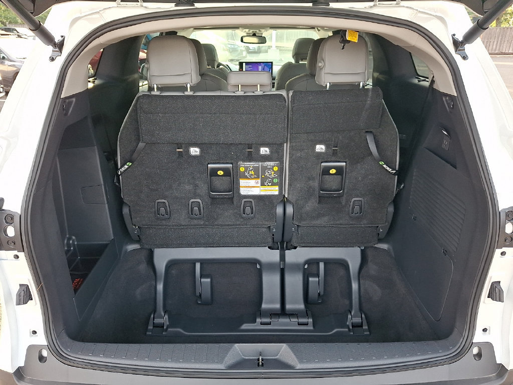 Certified 2026 Toyota Sienna XLE AWD/4WD image 30
