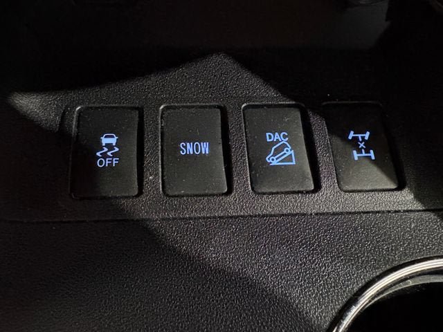 Used 2019 Toyota Highlander XLE AWD/4WD image 17