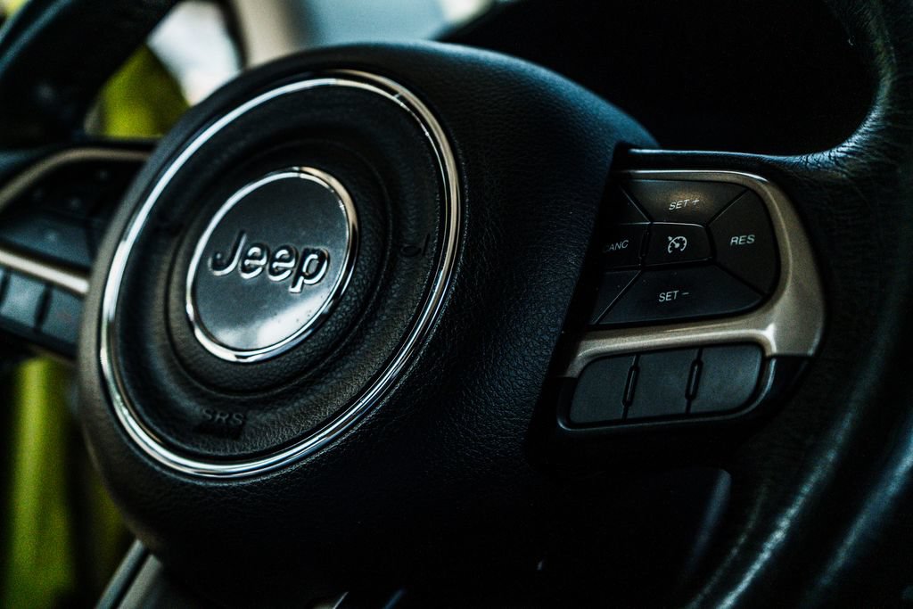 Used 2016 Jeep Renegade 75th Anniversary AWD/4WD image 27