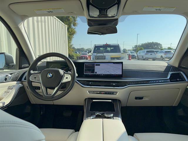 Used 2026 BMW X7 xDrive40i AWD/4WD image 4