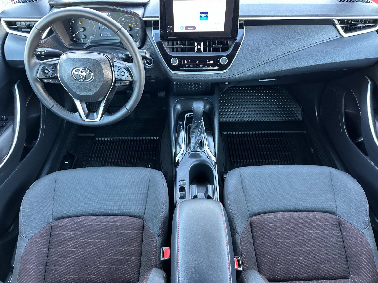 Used 2025 Toyota Corolla SE FWD image 14