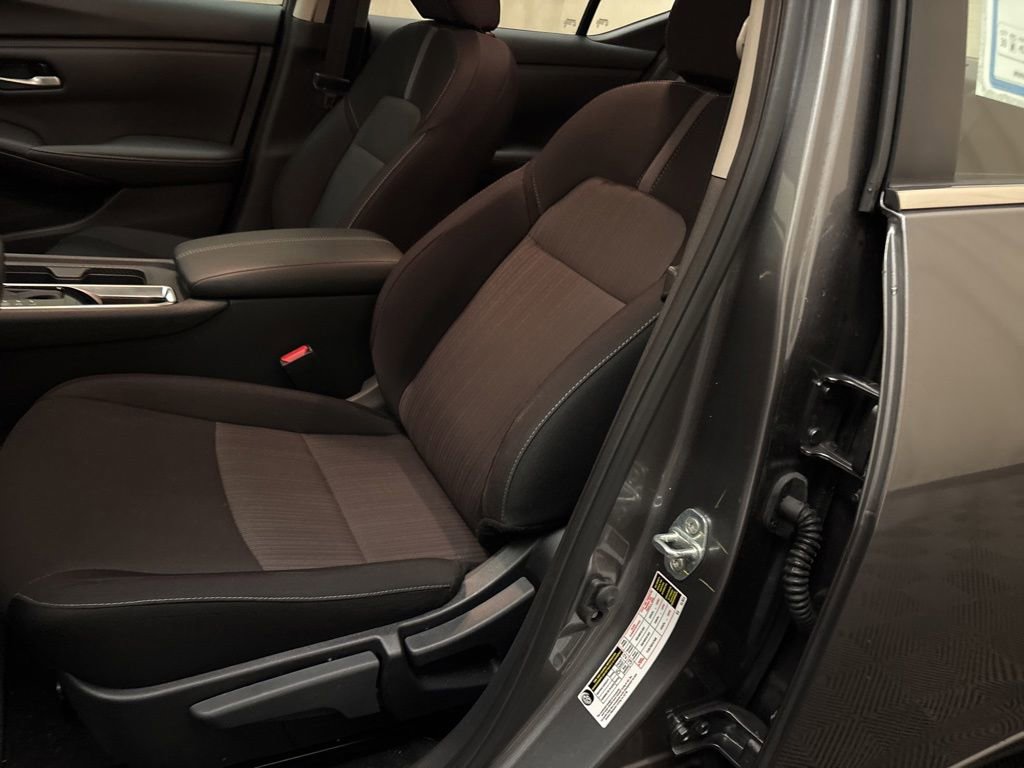 Used 2025 Nissan Sentra SV w/ All-Weather Package FWD image 11