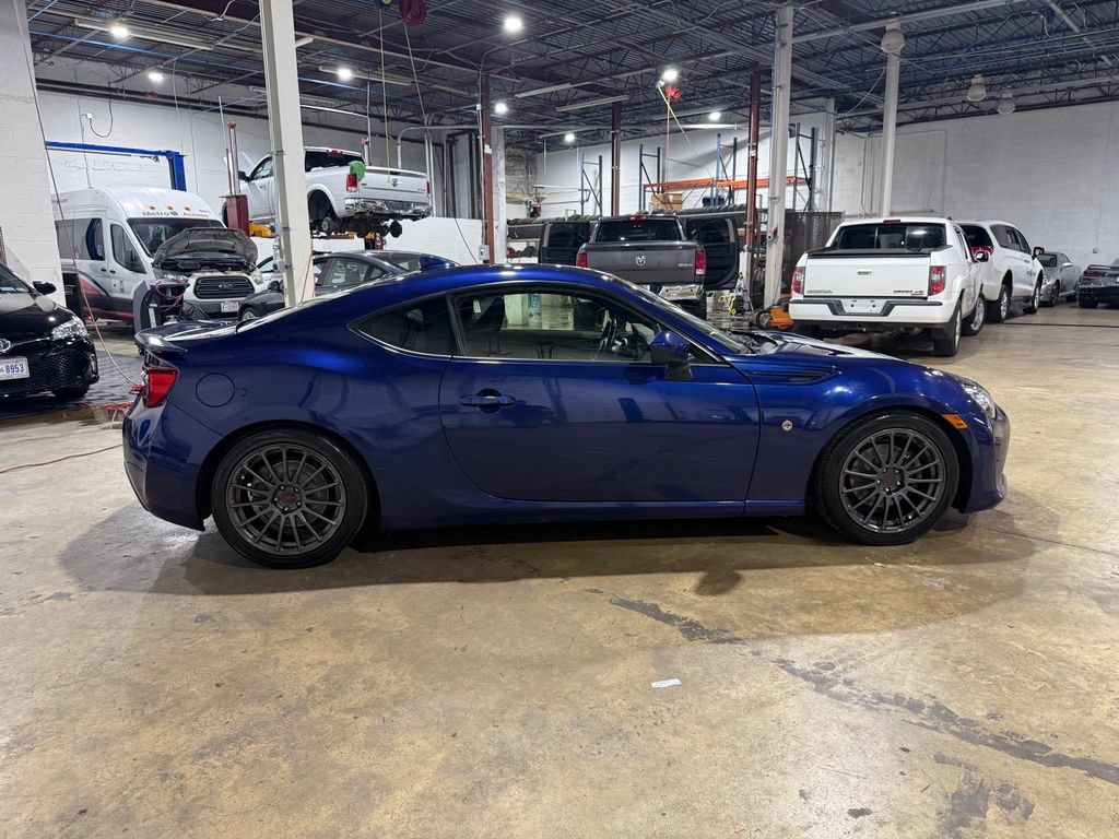 Used 2019 Toyota 86 RWD image 7