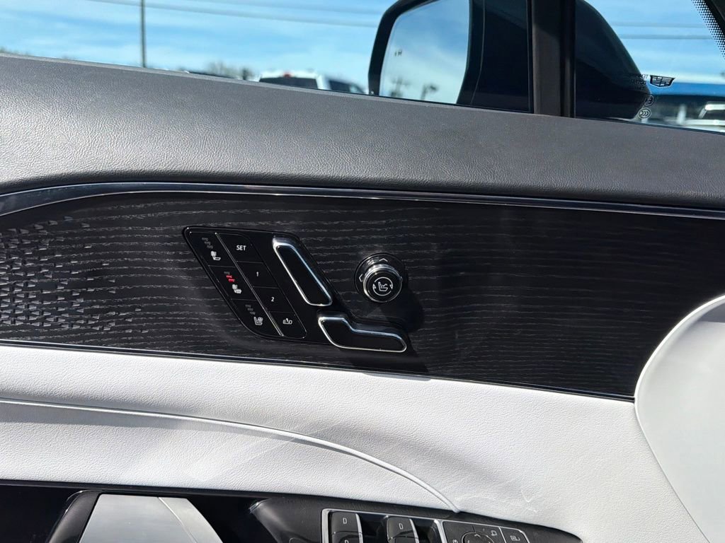 Used 2023 Cadillac Lyriq Luxury image 20